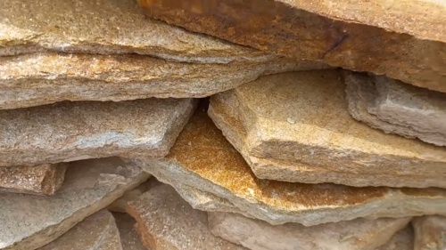 Плитняк златолит жёлтый золотистый для отмостки купить в Нижегородской области