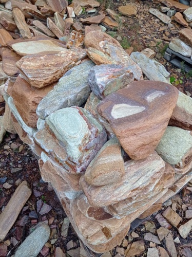 Златолит жёлтый, жёлто-зелёный глыбки и валуны для ланшафтного дизайна купить в Нижегородской области