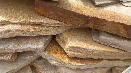 Плитняк златолит жёлтый золотистый для отмостки купить в Нижегородской области