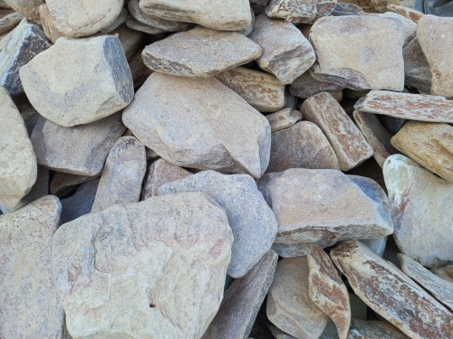 Златолит жёлтый, жёлто-зелёный глыбки и валуны для ланшафтного дизайна купить в Нижегородской области