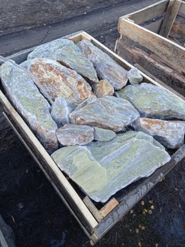 Златолит жёлтый, жёлто-зелёный глыбки и валуны для ланшафтного дизайна купить в Нижегородской области