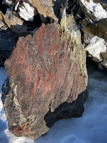 Ландшафтные глыбы красно-фиолетовые 200-1000 килограмм купить в Нижегородской области