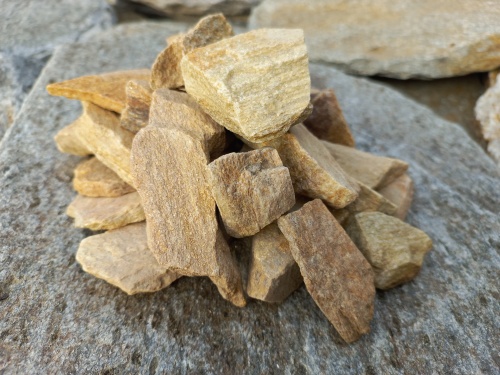 Златолит жёлтый декоративная каменная крошка купить в Нижегородской области