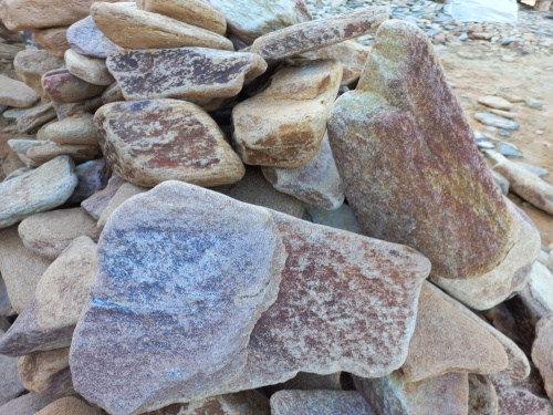 Златолит жёлтый, жёлто-зелёный глыбки и валуны для ланшафтного дизайна купить в Нижегородской области