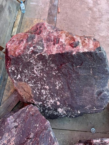 Камни для ландшафтного дизайна красно-фиолетовые 10-60 килограмм купить в Нижегородской области