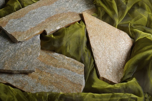 Плитняк златолит Уральский для цоколя, отмостки купить в Нижегородской области