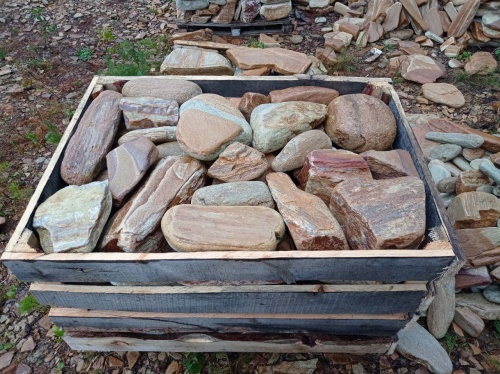 Златолит жёлтый, жёлто-зелёный глыбки и валуны для ланшафтного дизайна купить в Нижегородской области