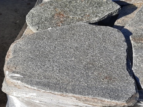 Златолит серебристый галтованный для лестниц купить в Нижегородской области